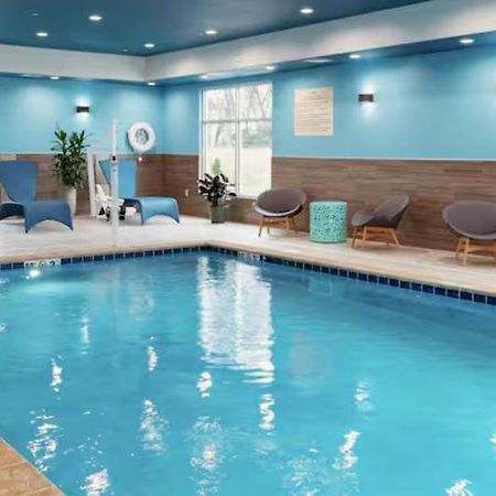 Hampton Inn St Ignace Lakefront Mackinac Evergreen Shores Exterior photo