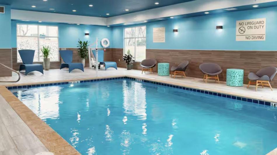 Hampton Inn St Ignace Lakefront Mackinac Evergreen Shores Exterior photo